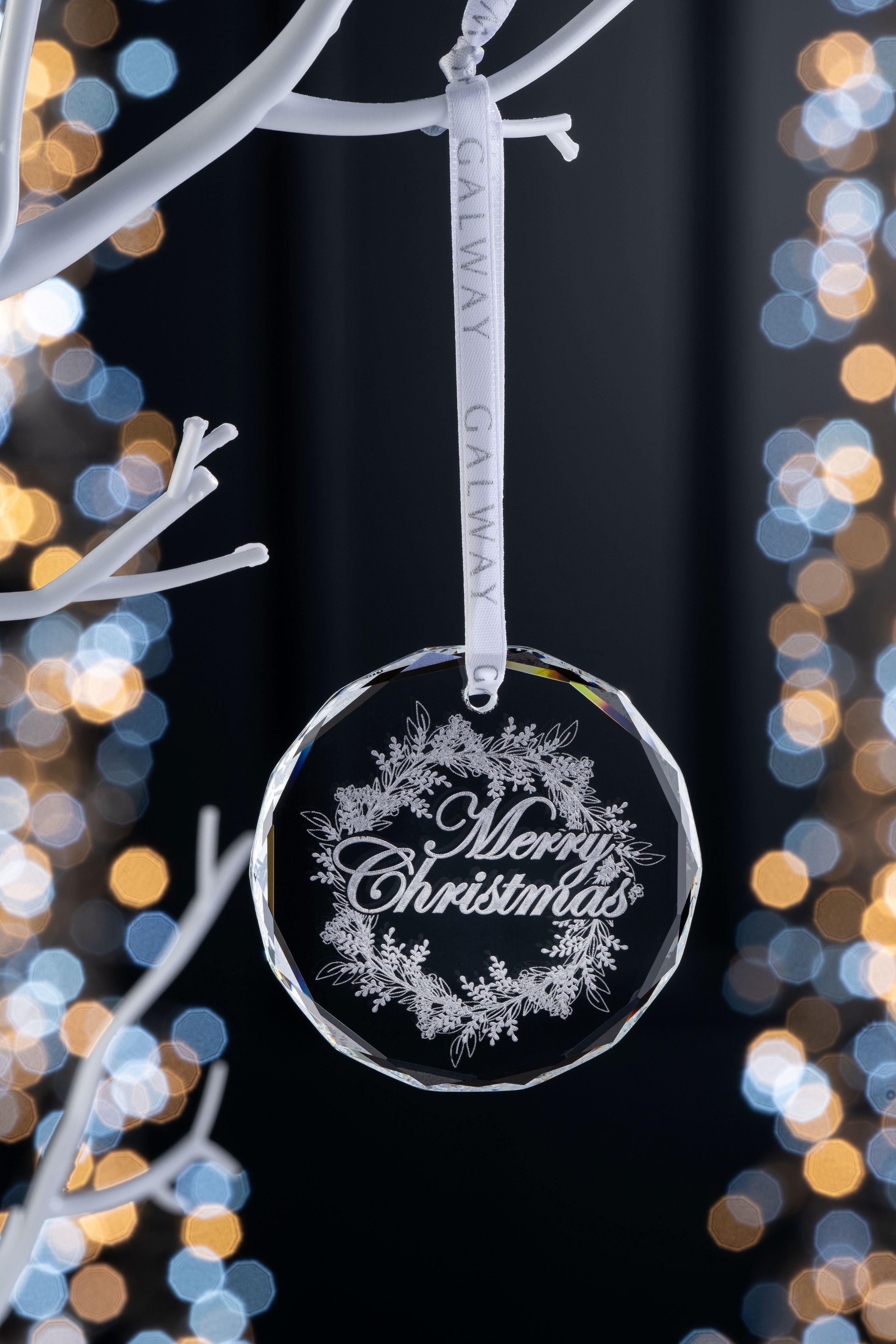 Merry Christmas Wreath Round Ornament