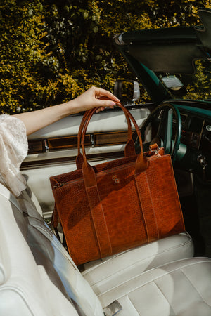 XL Tote Tan Croc Detail